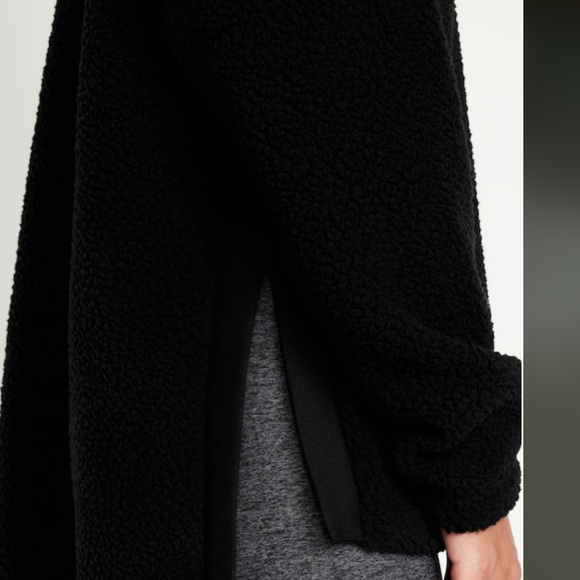 NWT OLD NAVY Step-Hem Sherpa Tunic Pullover Color: Black Jack SIZE MEDUIM - Picture 4 of 5